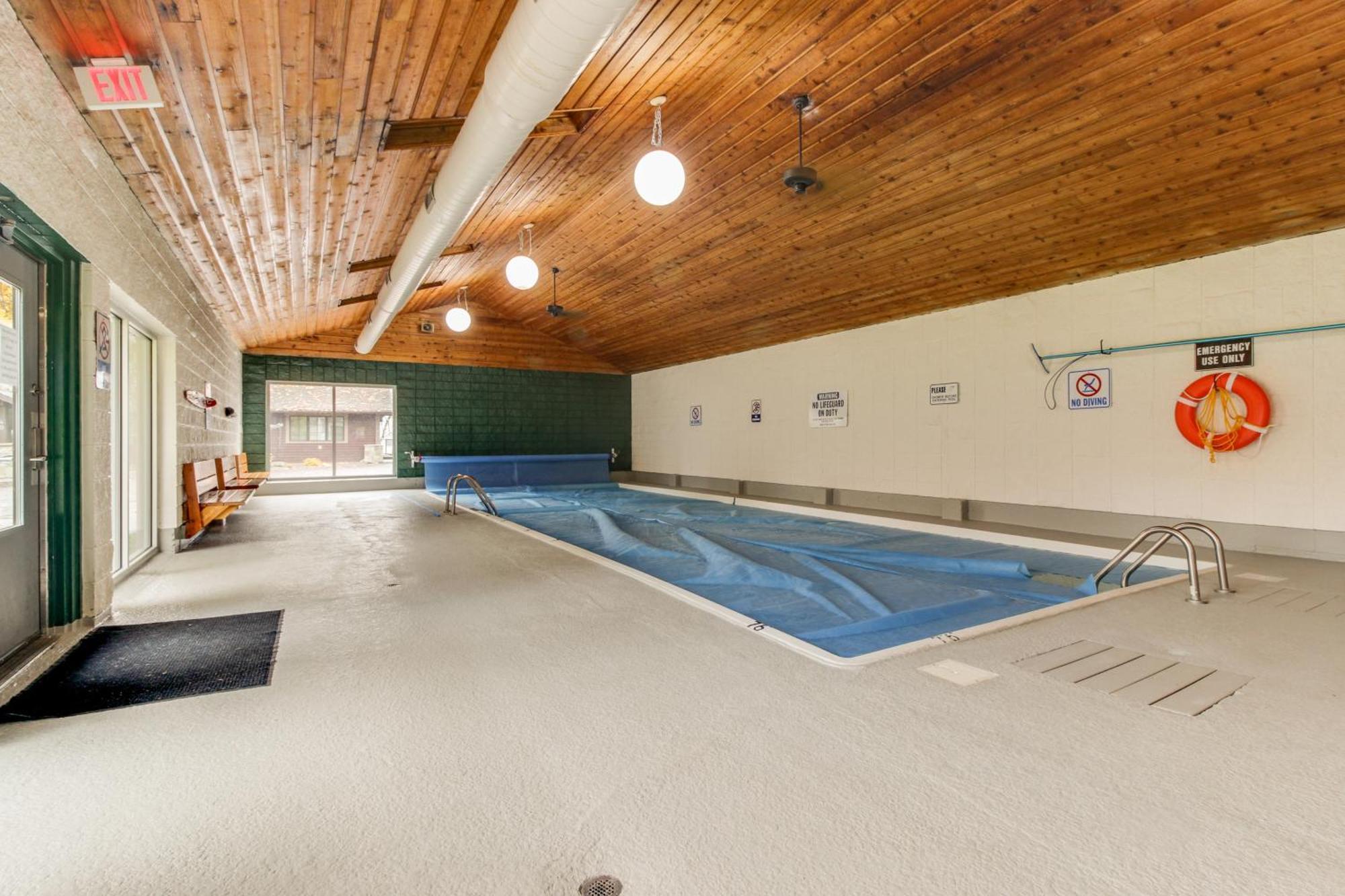 ホワイトフィッシュBay Point Hillside 17A Downアパートメント エクステリア 写真